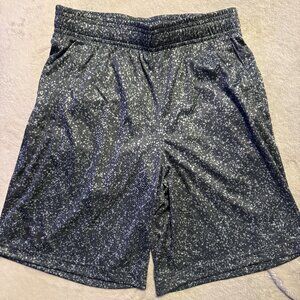 Boys Under Armour Running Basketball Shorts Medium Loose Black Gray Pattern